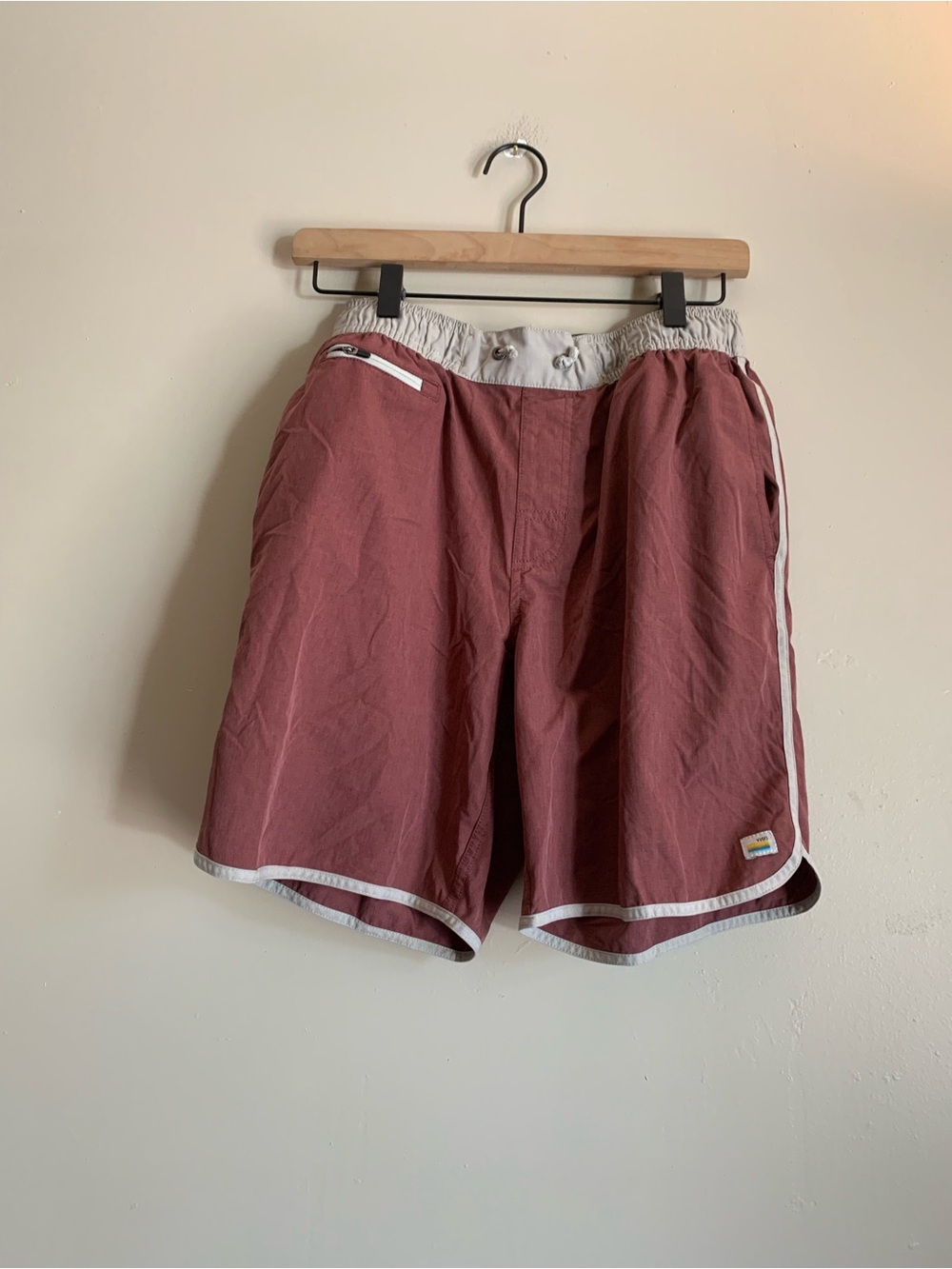 Vuori Men's Rust Swim Trunks Size S/M Like New Bottoms Shorts Summer Clothing